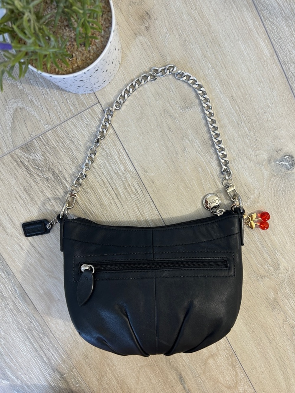 Coach Vintage Black Leather Shoulder Bag with Silver Chain Strap and Charm - Picture 2 of 10